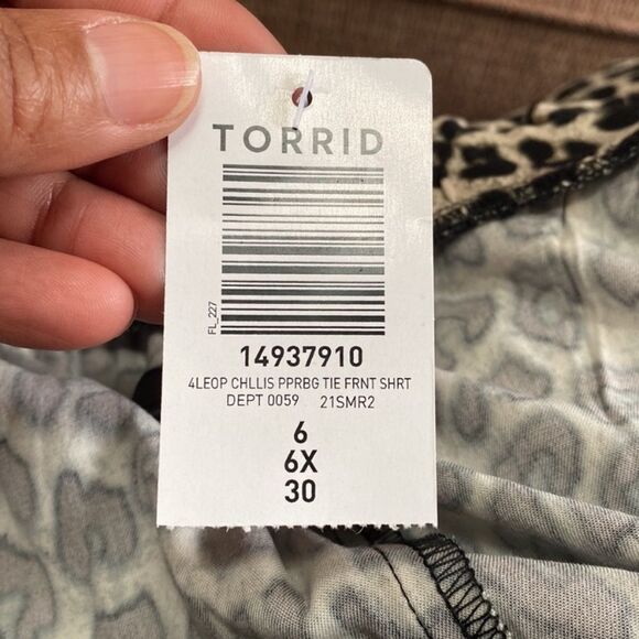 Torrid Paperbag Stretch Challis Animal Print Tie Waist Pull On Date Nite Shorts - Picture 13 of 13